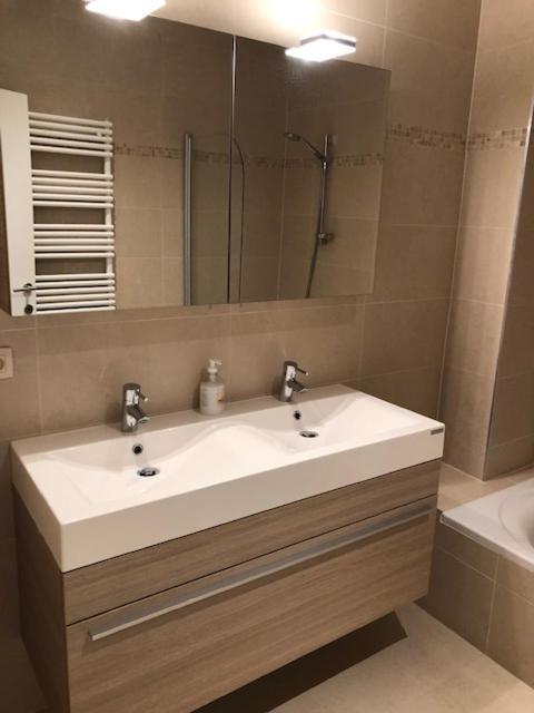 Vakantie Appartement Allure, Met Zuidgericht Tuintje Остенде Экстерьер фото